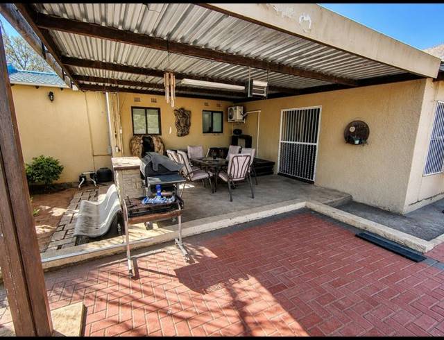 5 BEDROOM HOUSE FOR SALE IN SASOLBURG EXT 11